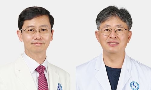 아주대의료원 이윤환 보건대학원장(왼쪽)과 강석윤 진료부원장.