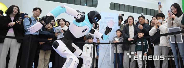 [포토] 춤추는 우치봇