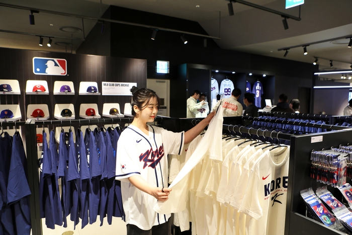 롯데백화점, '파나틱스 팝업스토어' 개최