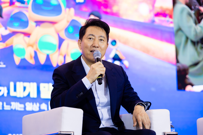 [포토] '서울 AI 페스티벌 2026' 찾은 오세훈 서울시장