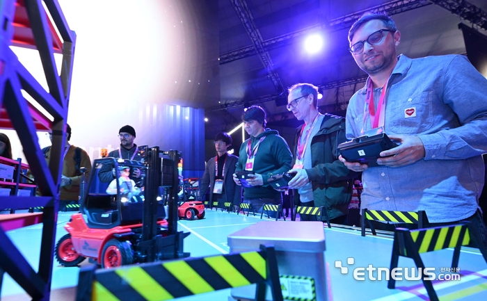 [포토] 풀스택 챌린지하는 관람객