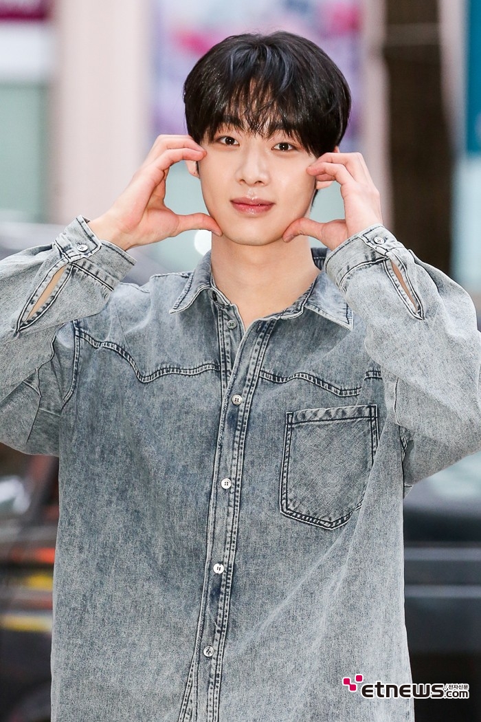 [ET포토] 김태영, '설렘주는 눈맞춤'