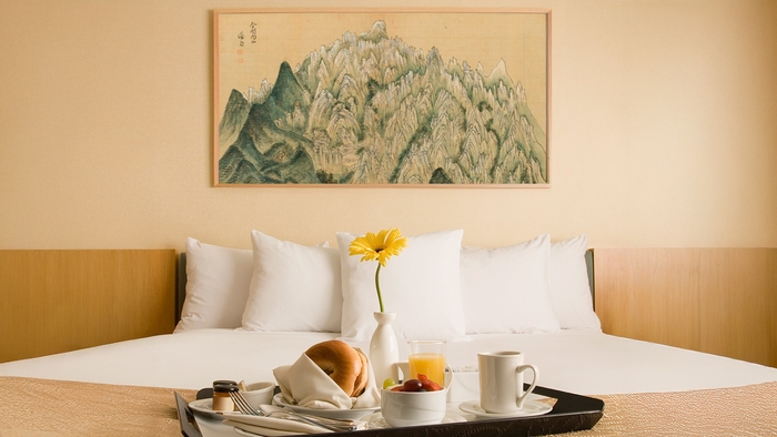 롯데호텔, 라세느서 '프리미엄 아트 클래스'…조식·미술 인문학 결합