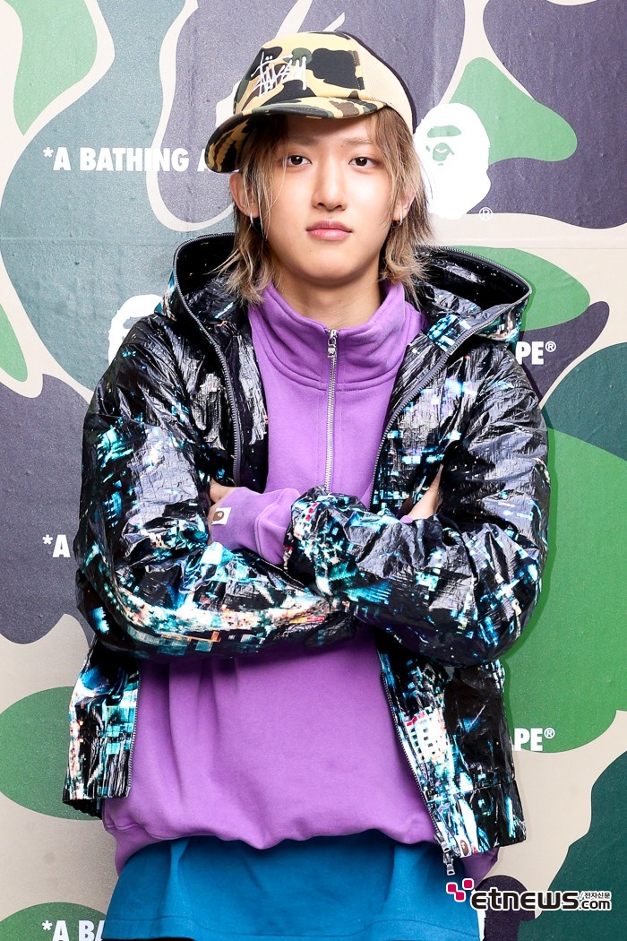 [ET포토] 롱샷 우진, '모자 각도는 틀어서'