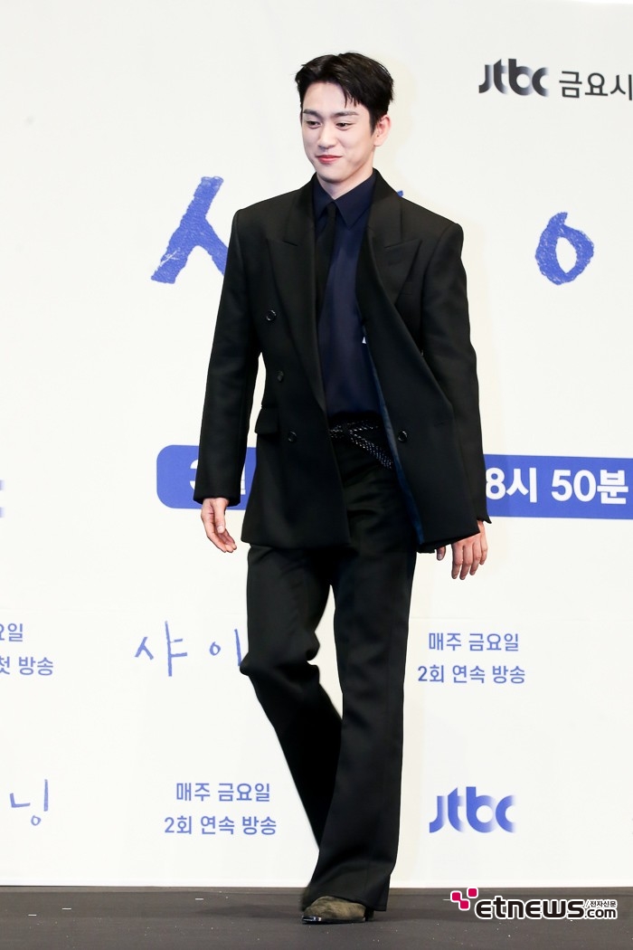 [ET포토] 박진영, '클래식 수트가 어울리는 잘생김'