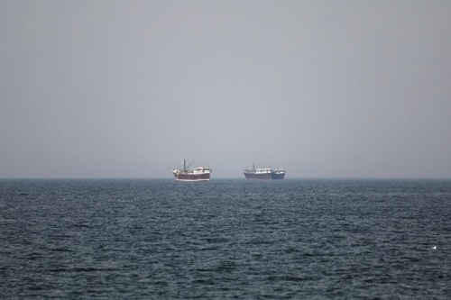 이란 위협에 호르무즈 해협에 발이 묶인 선박들. 사진=연합뉴스
