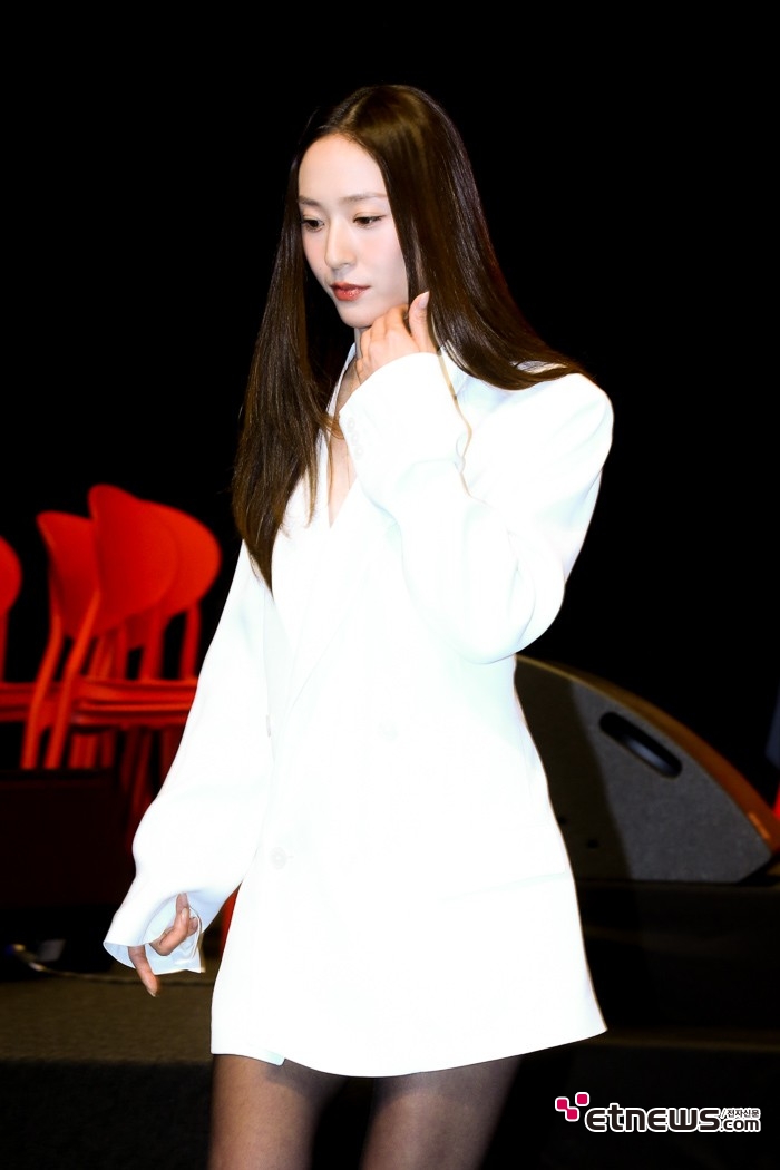 [ET포토] 크리스탈, '머리결 찰랑'