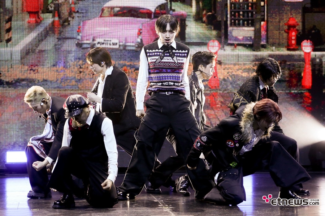 [ET포토] 누에라, '독기 품은 무대'