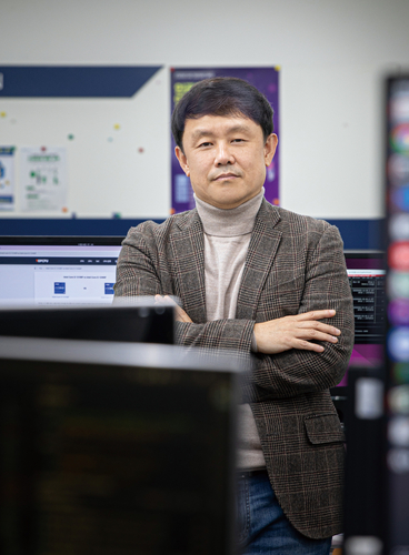 최용석 컴퓨터소프트웨어학부 교수(소프트웨어대학장 및 인공지능융합대학원장)(사진=한양대)