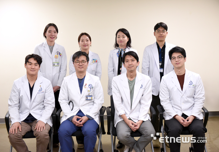 아주대병원, 골관절염클리닉 의료진 모습.