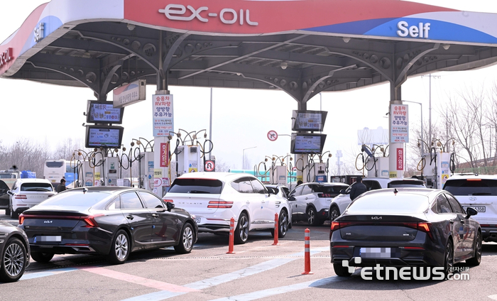 [포토] 국제 유가 배럴당 100달러 넘어