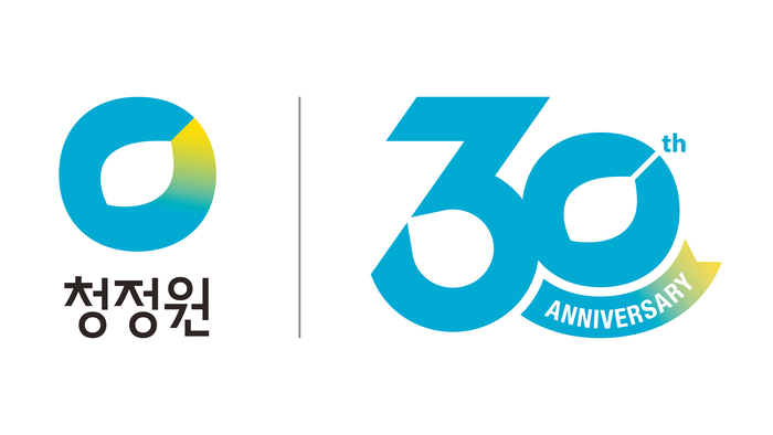 대상 청정원은 브랜드 론칭 30주년을 기념해 새롭게 제작한 엠블럼을 공개했다고 9일 밝혔다.