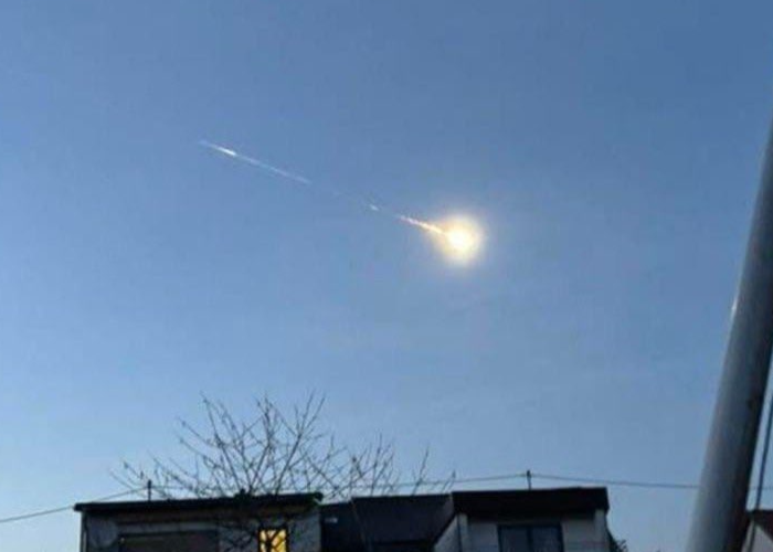 현지시간으로 8일 오후 6시 50분쯤 독일 서부 지역에서 관측된 화구(유성). 사진=엑스(@MoloWarMonitor) 캡처