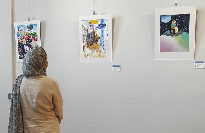 지난해 10월 '국제 청소년 미술 교류전' 이란 테헤란 전시에서 한국폴리텍대학 '제17회 미래내모습그리기대회' 우수작을 관람하는 모습