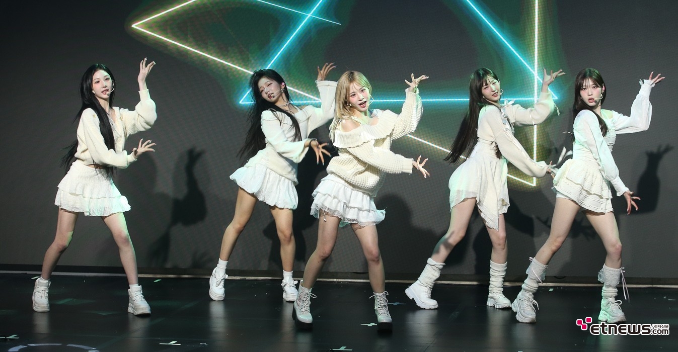 [ET포토] 에스투잇, '중독성 있는 멜로디'