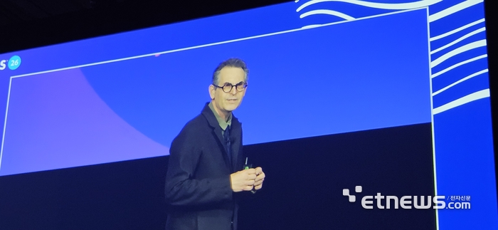 존 할람카 메이요클리닉플랫폼 대표는 지난 10일(현지시간) 열린 HIMSS 2026 기조연설에서 환자 5400만명 의료 데이터 기반의 글로벌 네트워크 구축 현황을 소개했다. (사진=배옥진)