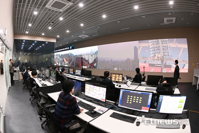 지난해 12월 개관한 부천시 스마트도시 통합운영센터 모습.