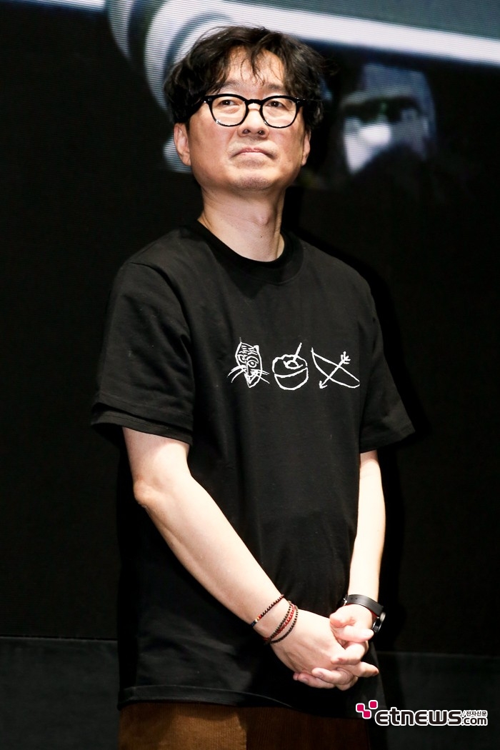 [ET포토] 장항준, '생각에 잠겨서'