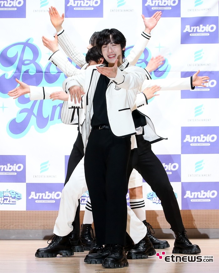 [ET포토] 엠비오, '다섯이 하나 되어'