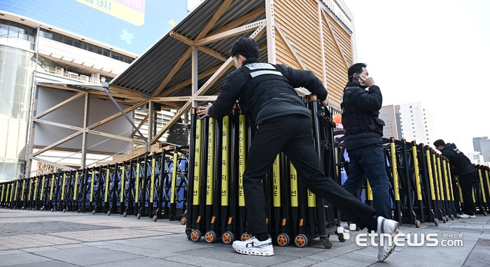 [포토] BTS 광화문 공연 D-2...서울 도심 테러 경보단계 상향 조정