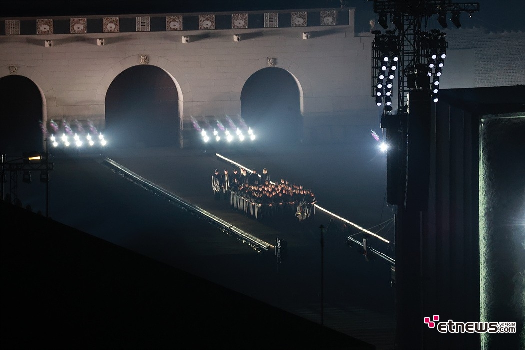 [ET포토] BTS 컴백라이브, '대기중인 방탄소년단'