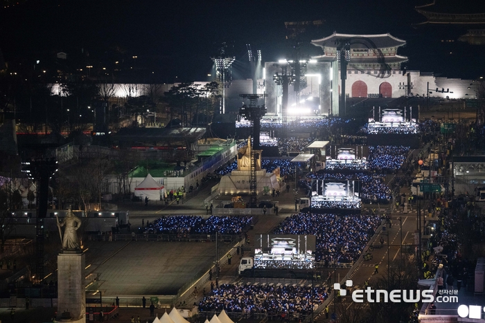 [포토] 광화문광장에서 열리는 BTS 컴백 공연