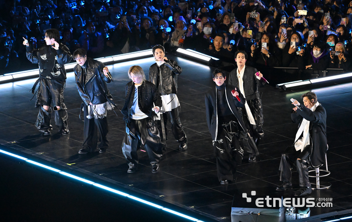 [포토] 방탄소년단(BTS),'7인 완전체 광화문 컴백 무대'