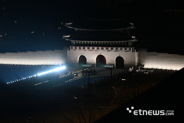 [포토] 왕의 길을 걷는 BTS,'K팝 제왕이 돌아왔다'