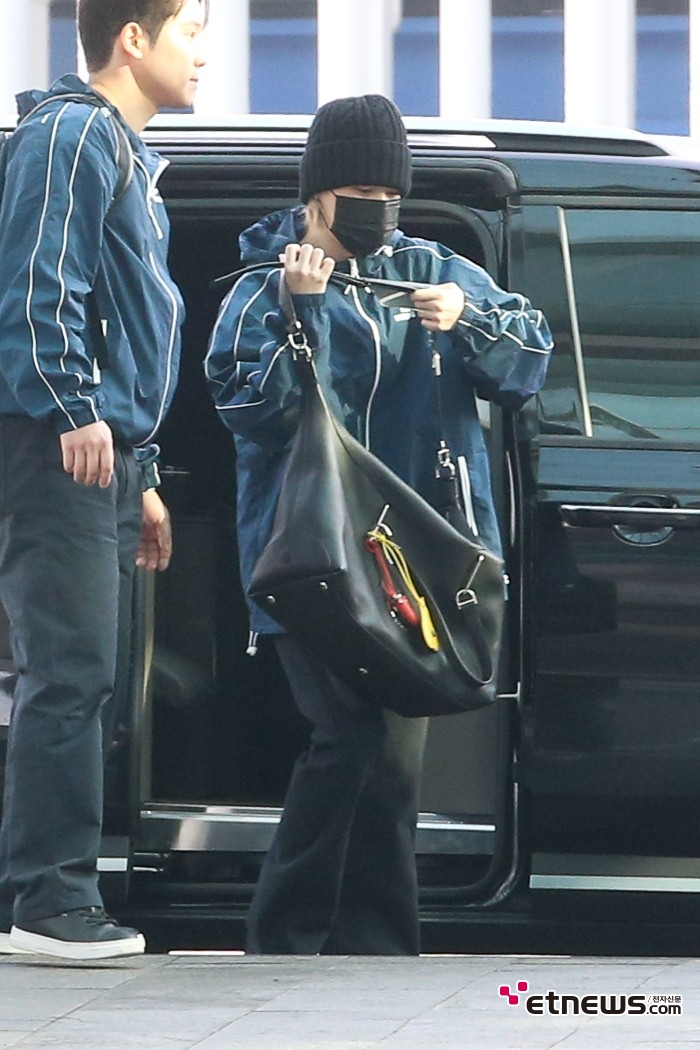 [ET포토] BTS 지민, '가장 먼저 하차'