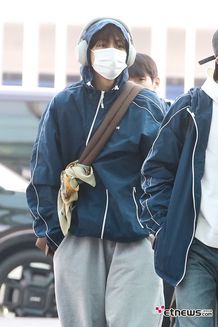 [ET포토] BTS 뷔, '마스크 뚫고 나오는 미모'