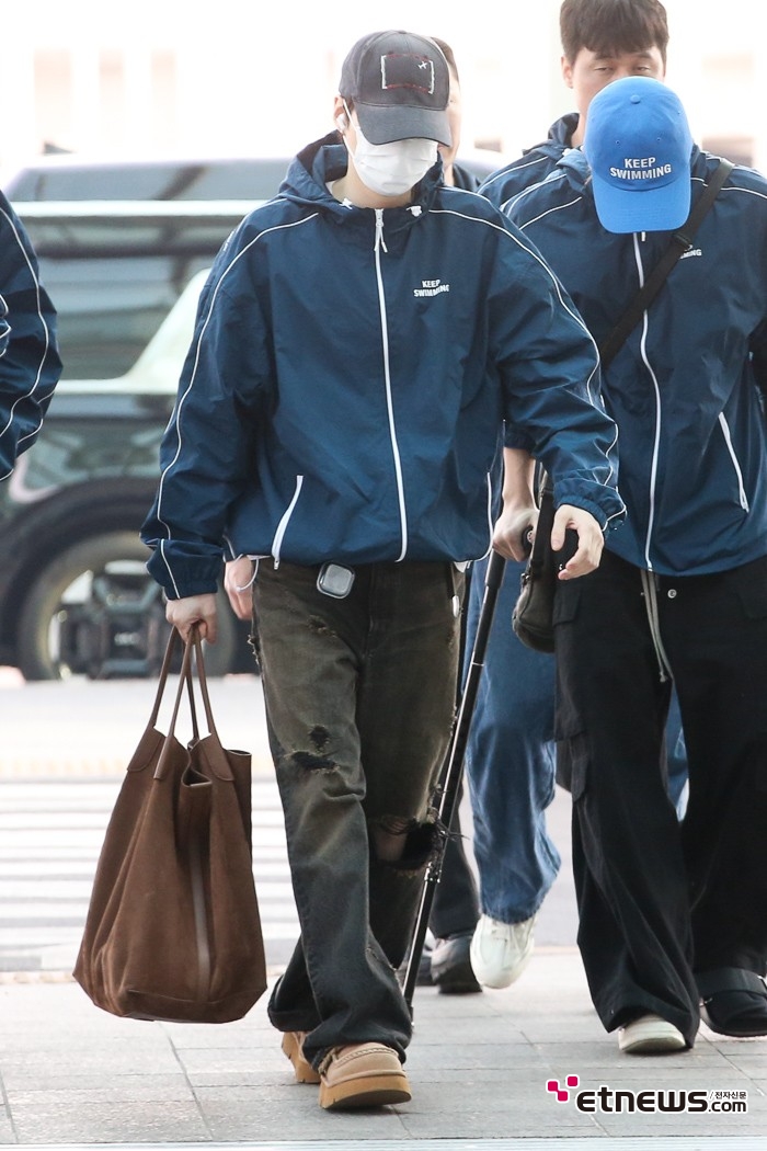 [ET포토] BTS 슈가, '무거워 보이는 스웨이드 백'