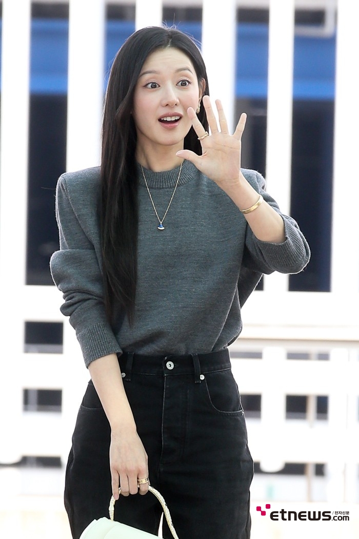 [ET포토[ 김지원, '진심으로 반가운 표정'