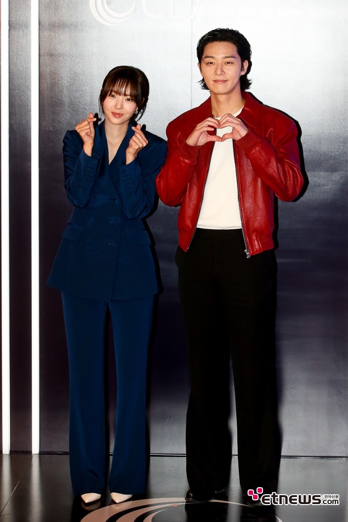 [ET포토] 채수빈-박서준, '눈부신 비주얼 투샷'