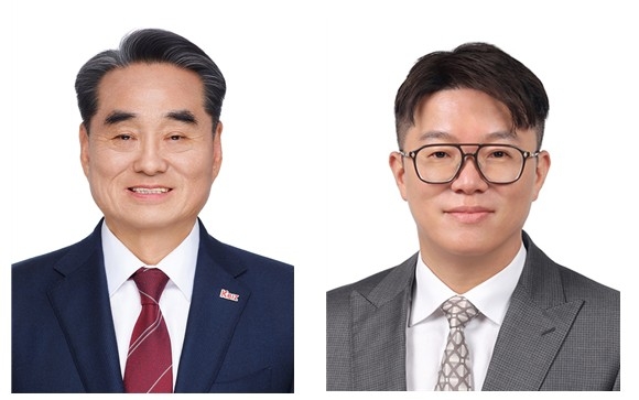 '자랑스러운 중소기업인'으로 선정된 아이엔아이 이상우 대표(왼쪽)와 쟈뎅 윤상용 대표.