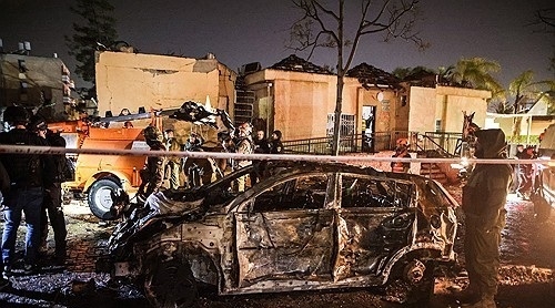 이란이 쏜 미사일이 방공망을 뚫고 떨어진 이스라엘 남부 디모나. 사진=로이터 연합뉴스