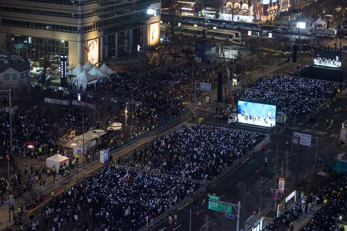 BTS 컴백 공연 함께하는 아미. 사진공동취재단