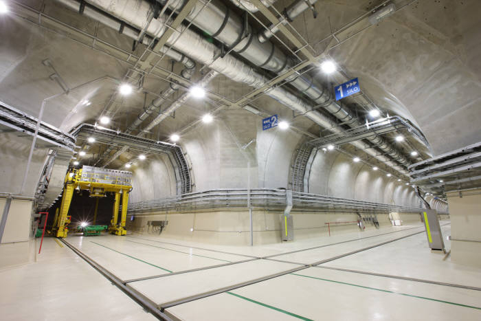 경주 중저준위 방사성폐기물 처분장 지하 하역동굴 전경. 출처 : 한국원자력환경공단