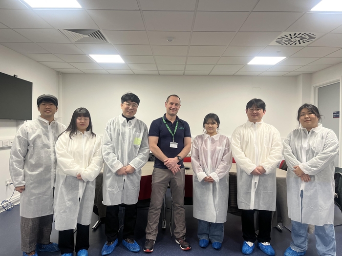 에든버러대학 산하 로즐린 연구소 방문 견학 및 연구소 간 공동 협력 연구 논의.