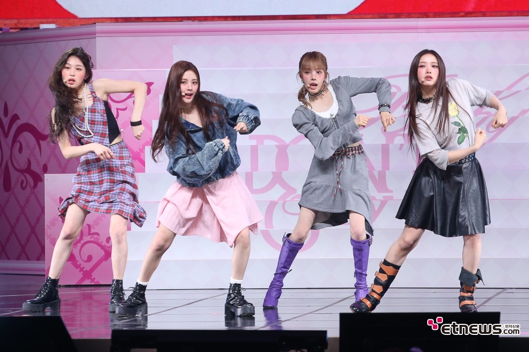 [ET포토] 베이비돈크라이, '인형들의 댄스'
