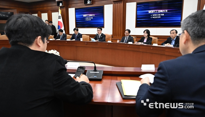 [포토] 글로벌 AI 허브 유치위원회 모두발언하는 김민석 총리