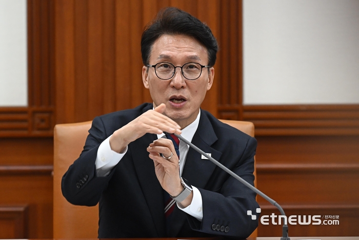 [포토] 모두발언하는 김민석 총리