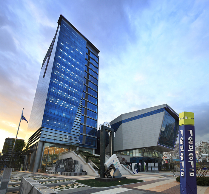 기보·기업은행, 2900억 협약보증…비수도권 중소기업 지원 확대