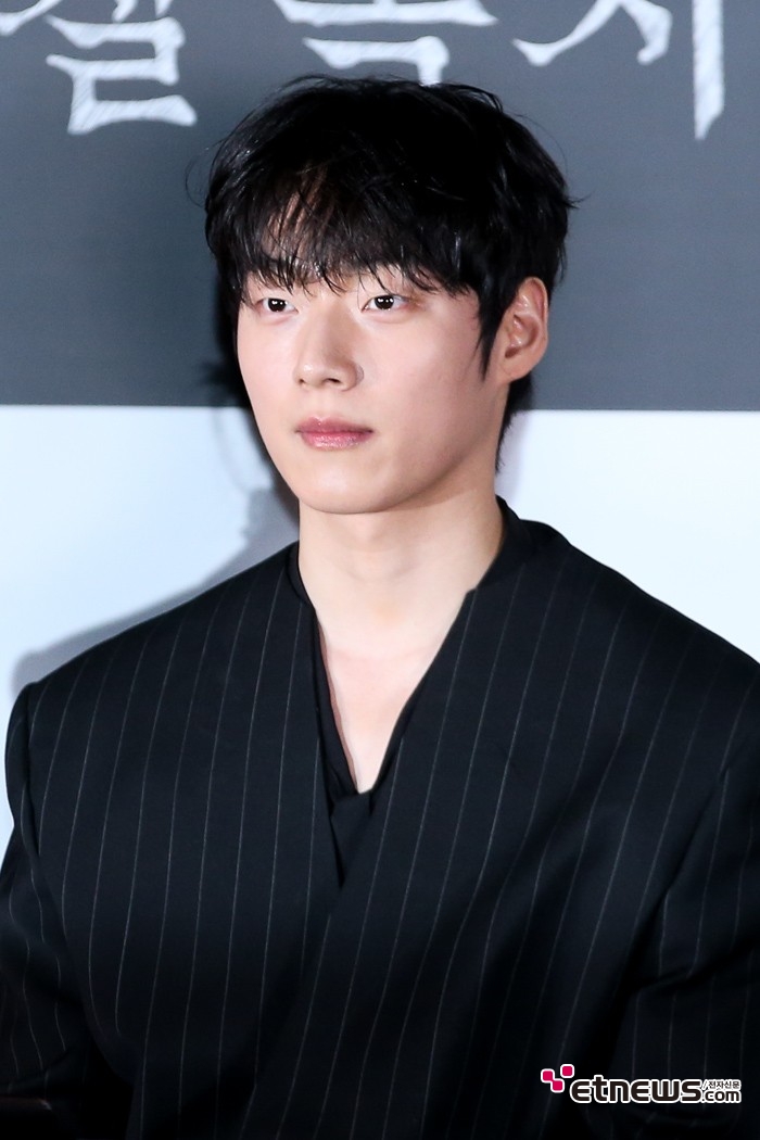 [ET포토] 윤재찬, '훈훈한 미남'