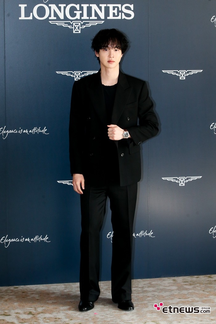 [ET포토] 장동윤, '샤프한 올블랙 패션'