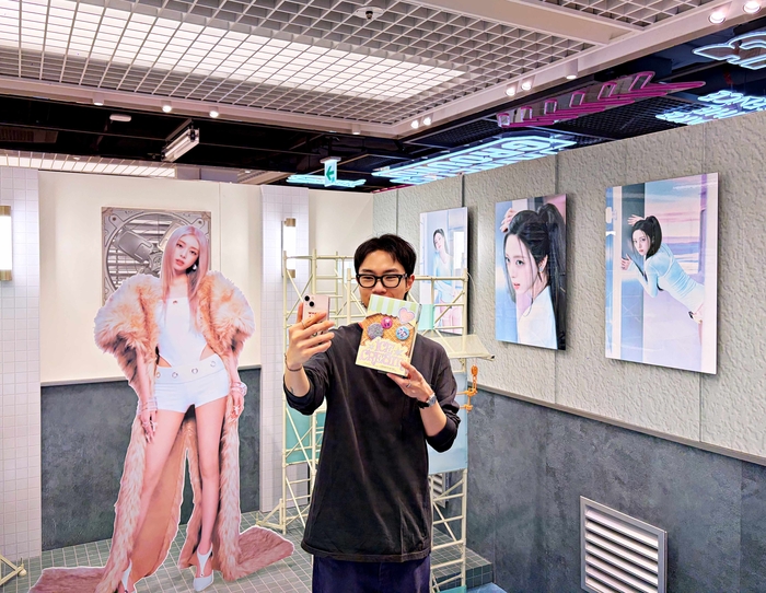 롯데백화점 잠실점, ITZY 유나 첫 솔로 앨범 팝업스토어