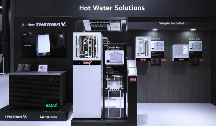 LG전자가 이탈리아 밀라노에서 24일 개막한 공조전시회 'MCE 2026'에서 히트펌프 기술력을 앞세워 우수상을 다수 수상했다. 특히 실외기-실내기-물탱크로 연결된 히트펌프 토탈 솔루션의 경쟁력을 입증했다.