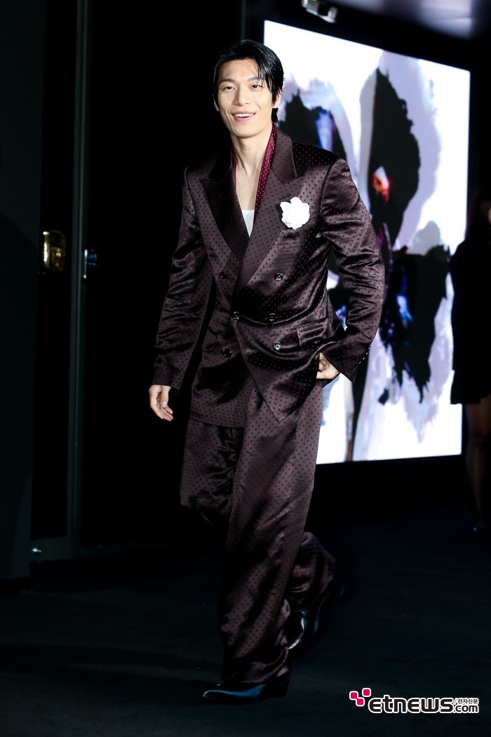 [ET포토] 위하준, '수트의 주름이 포인트'