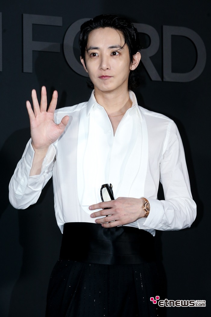 [ET포토] 이수혁, '짙은 이목구비'