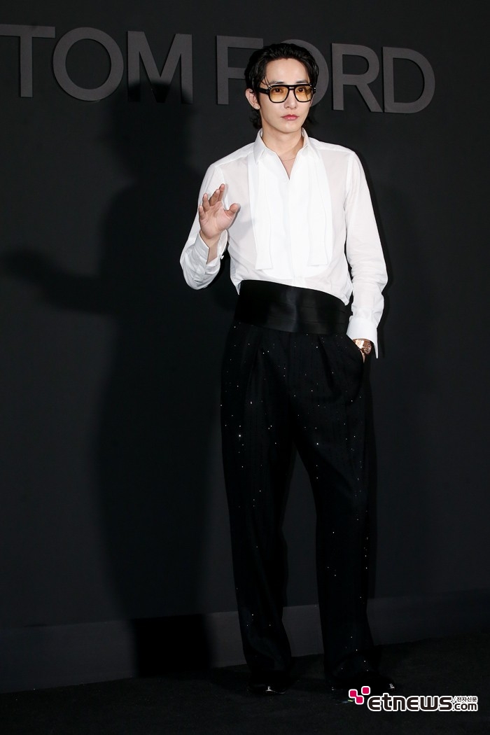 [ET퍼토] 이수혁, '손인사만 해도'