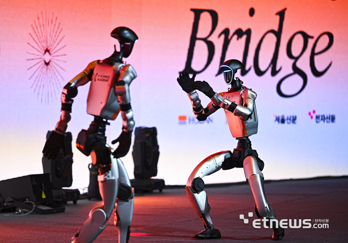 [포토] 휴머노이드 로봇의 댄스 공연